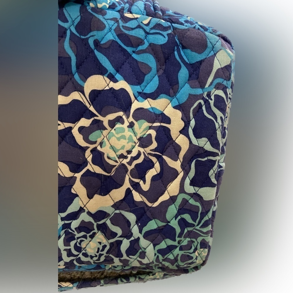 Vera Bradley | Katalina Blues Miller Travel Bag - Picture 8 of 8